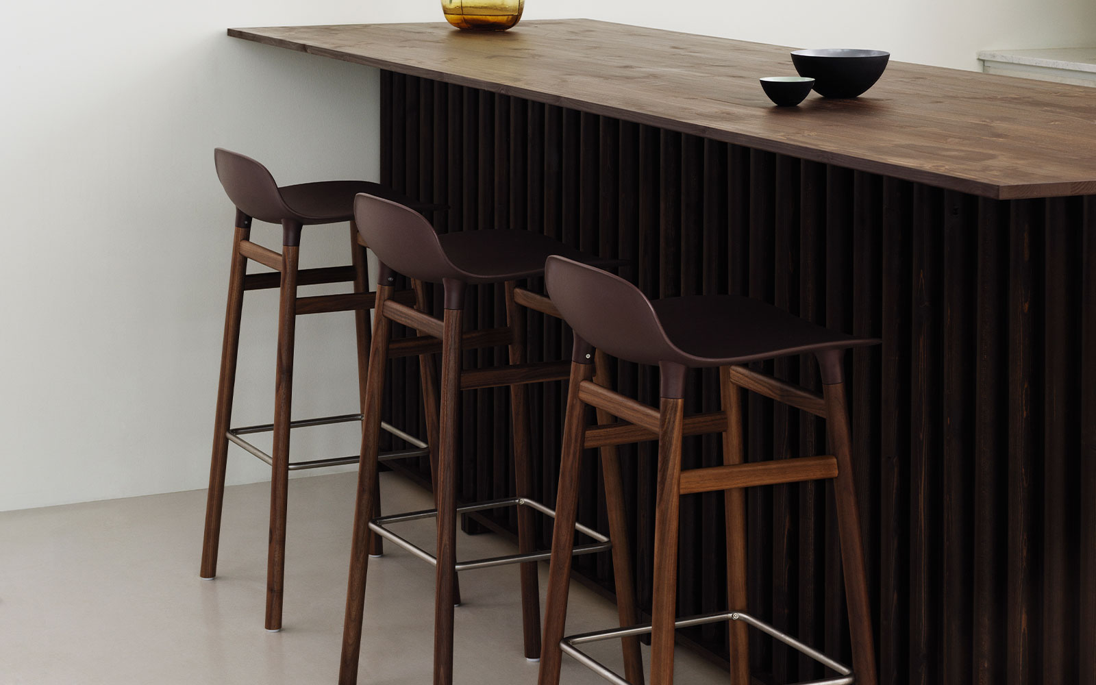 Chaise Form Barstool